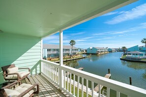 Condo (2 Bedrooms) | Front of property - 5 O'clock Somewhere by Miss Kitty’s (Rockport)