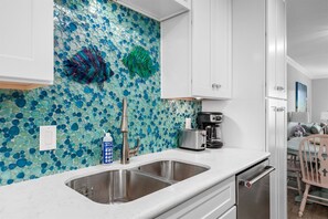 Condo (2 Bedrooms) | Property amenity