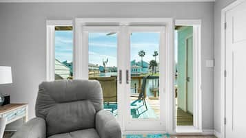 Condo (2 Bedrooms) | Property amenity