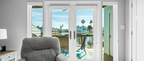 Condo (2 Bedrooms) | Property amenity