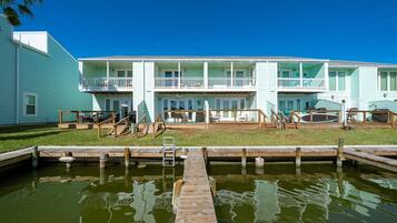Condo (2 Bedrooms) | Property amenity