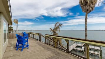 House (6 Bedrooms) | Front of property