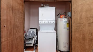 House (6 Bedrooms) | Property amenity