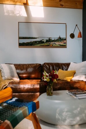 Kamin, Bücher, Stereoanlage