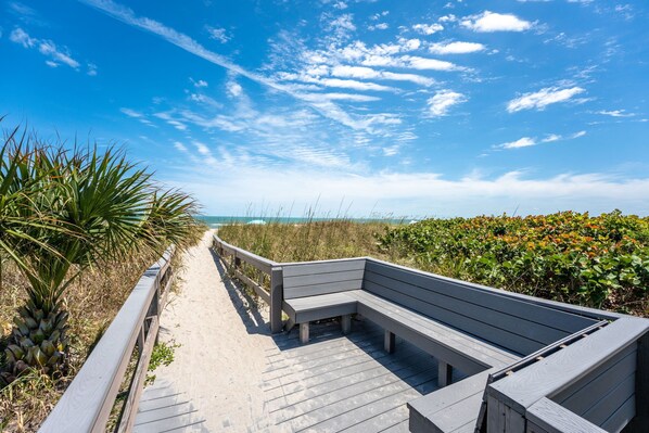 Property grounds - ⛱️ Cocoa Beach Club 🚀 🌴👙🚢 (Cocoa Beach)