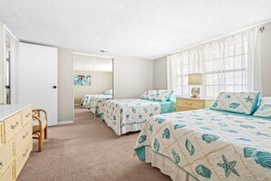 2 bedrooms, desk, iron/ironing board, travel crib - ⛱️ Cocoa Beach Club 🚀 🌴👙🚢 (Cocoa Beach)