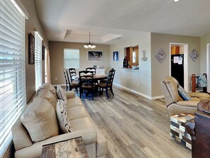 House (3 Bedrooms) | Property amenity