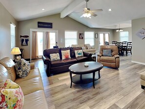 House (3 Bedrooms) | Property amenity