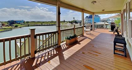 A Fin N Feather by Miss Kitty’s