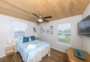 3 bedrooms, individually decorated, individually furnished, free WiFi