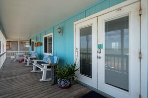 Property amenity - Moon Mirror Bay by Miss Kitty’s (Rockport)