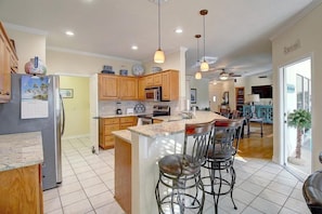 House, Multiple Beds, Patio | Private kitchen | Fridge, microwave, oven, stovetop