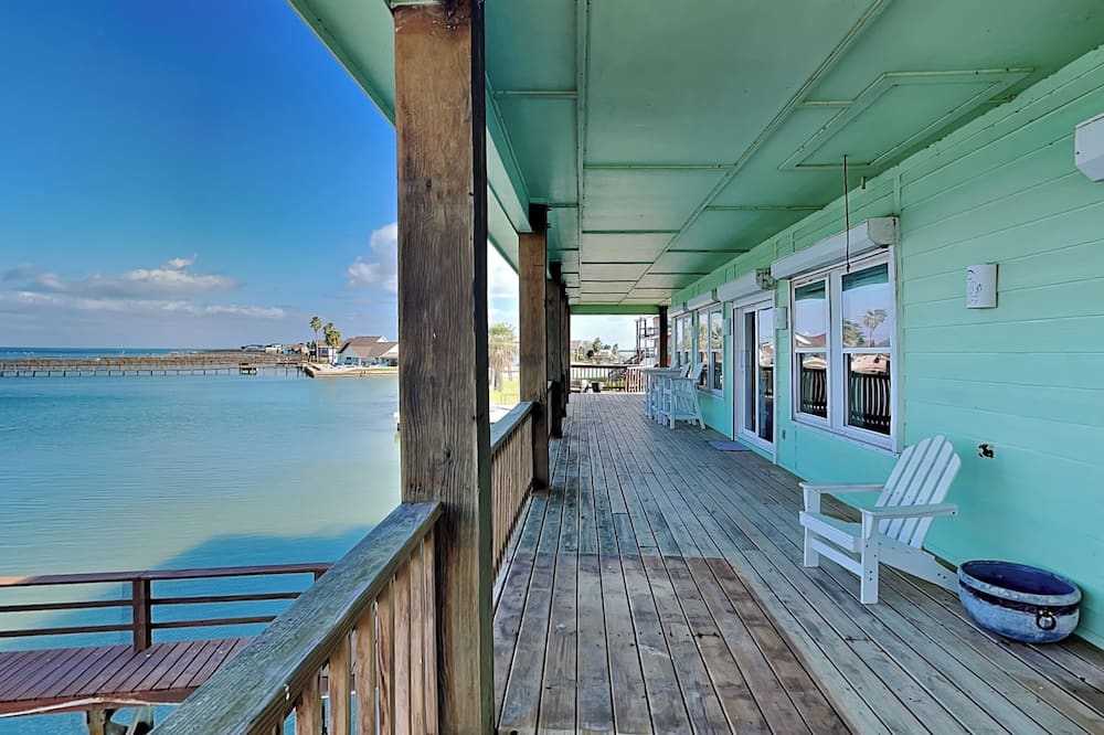 Pelican Point by Miss Kitty’s - Woodsboro, TX
