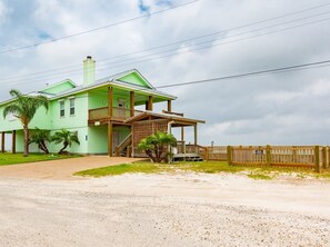House (2 Bedrooms) | Property amenity - Pelican Point by Miss Kitty’s (Rockport)