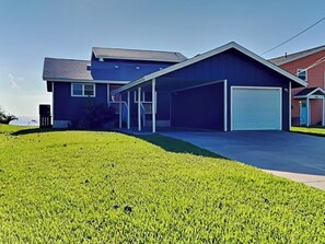 House (3 Bedrooms) | Property amenity - Fisherman Luv by Miss Kitty’s (Rockport)