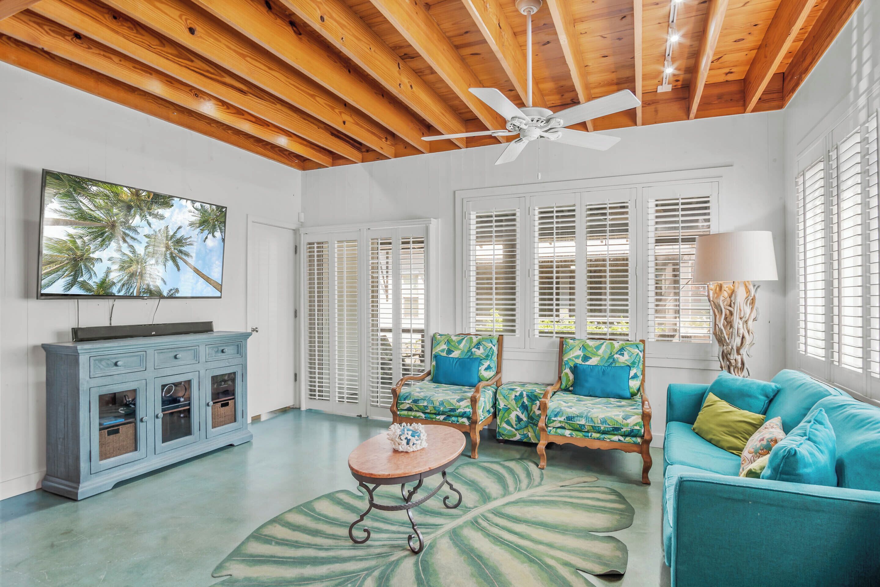 The Hideaway | Tropical Vibe, Walk to Beach!