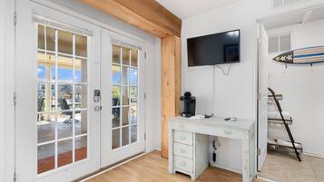 House (4 Bedrooms) | Property amenity