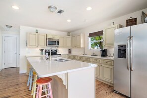 House (4 Bedrooms) | Property amenity