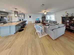 House (2 Bedrooms) | Property amenity - Trout Tank by Miss Kitty’s (Rockport)