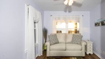 House (2 Bedrooms) | Property amenity