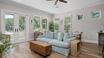 House, Multiple Beds, Patio, Garden View | Living room | 40-inch flat-screen TV with cable channels, TV