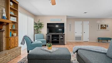 House (3 Bedrooms) | Property amenity