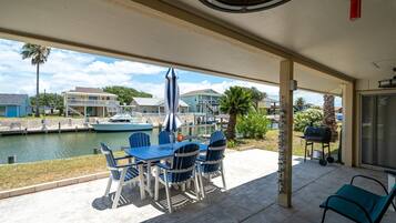 House (3 Bedrooms) | Property amenity