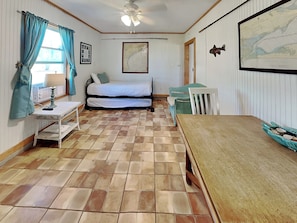 House (3 Bedrooms) | Property amenity - Captain Dave's by Miss Kitty’s (Rockport)
