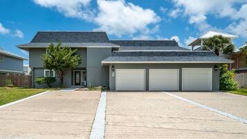 House (5 Bedrooms) | Property amenity