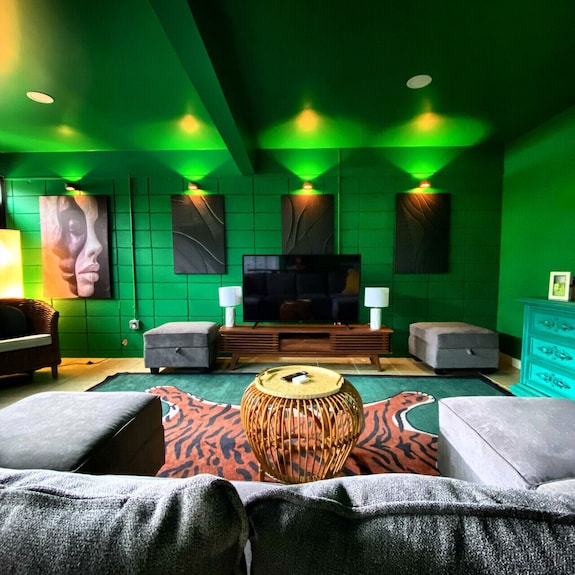2 Mi From Lsu! Mcm Masterpiece - Sleeps 10 - Baton Rouge, LA