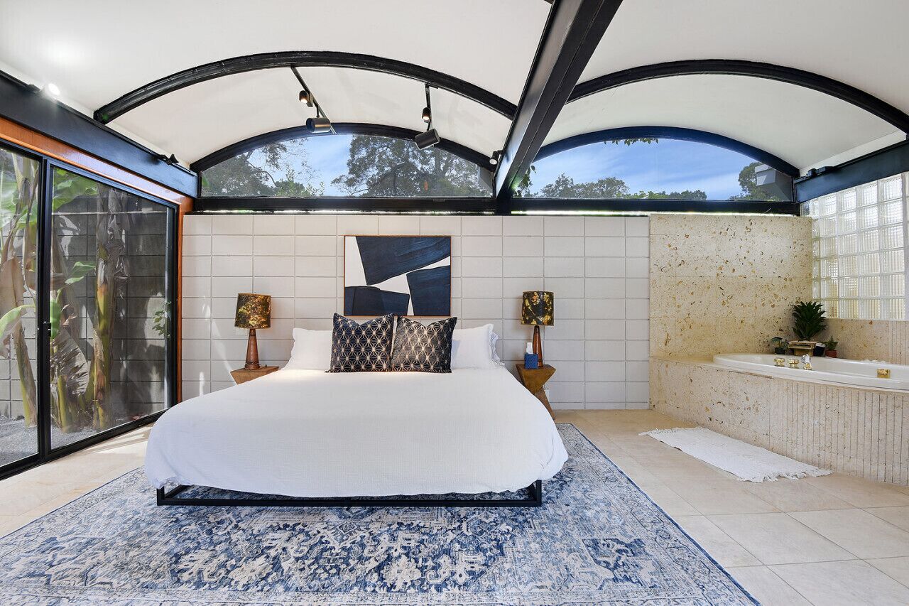 4 bedrooms, desk, iron/ironing board, free WiFi