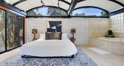 2 mi from LSU! MCM Masterpiece - Sleeps 10