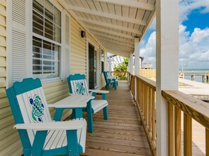 House (2 Bedrooms) | Property amenity - Bay Cottage by Miss Kitty’s (Rockport)