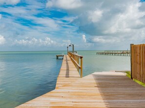 House (2 Bedrooms) | Property amenity - Bay Cottage by Miss Kitty’s (Rockport)