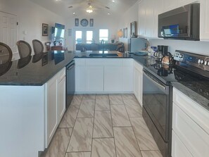 Condo (2 Bedrooms) | Property amenity