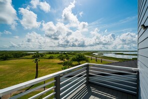 Condo (2 Bedrooms) | Property amenity - Birds I View by Miss Kitty’s (Rockport)