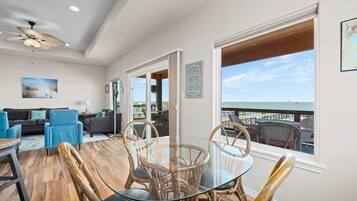 Rumah, Beberapa Tempat Tidur, patio | Tempat makan