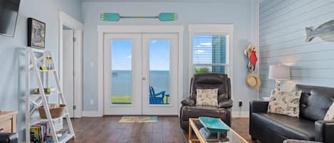 Condo (2 Bedrooms) | Property amenity