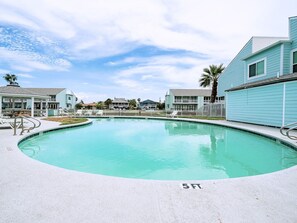 Condo (2 Bedrooms) | Property amenity