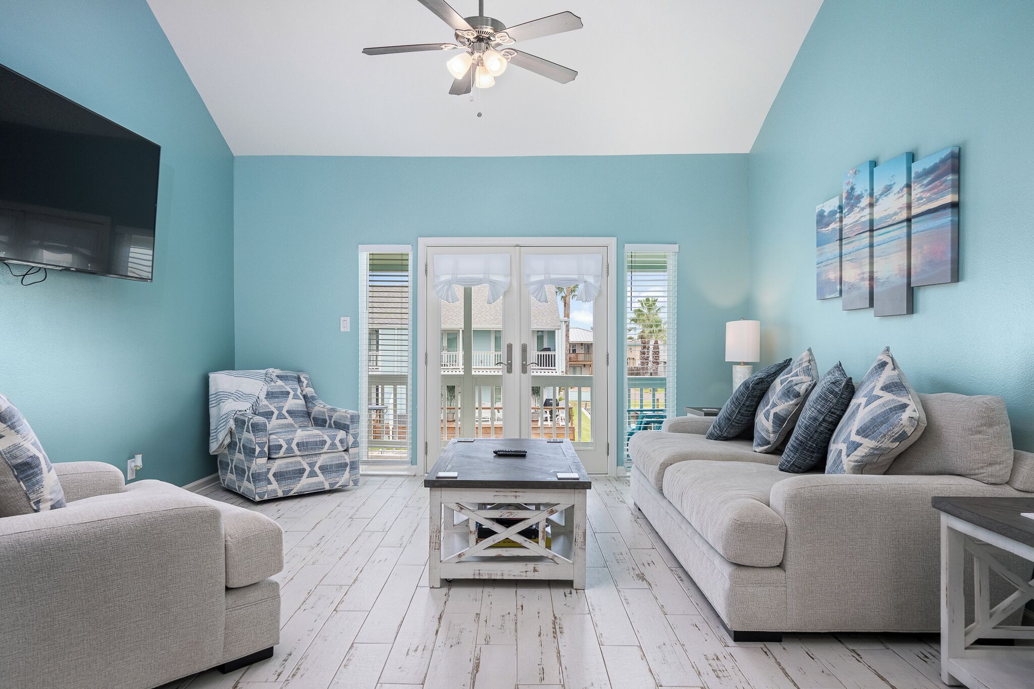 Kondominium (2 Bedrooms) | Bagian depan properti