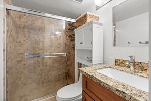 Badkar/dusch och hårtork