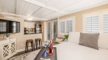 1 chambre, fer et planche à repasser, accès au Wi-Fi (inclus)