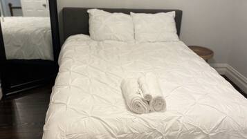 3 bedrooms, desk, travel crib, free WiFi