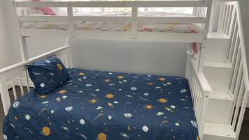 3 habitaciones, escritorio, cuna de viaje y wifi gratis
