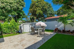 Outdoor dining - 6bd/4ba - Dtown+POOL+Parking - The Casa (West Palm Beach)