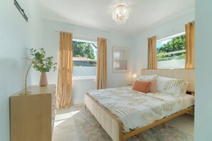 6 bedrooms, iron/ironing board, free WiFi, bed sheets - 6bd/4ba - Dtown+POOL+Parking - The Casa (West Palm Beach)