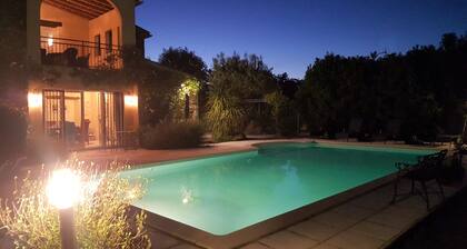 4ch, 4sdb, Grande Piscine, Idéale Pour Familles