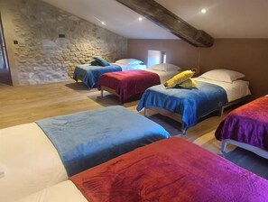 8 bedrooms, in-room safe, desk, iron/ironing board