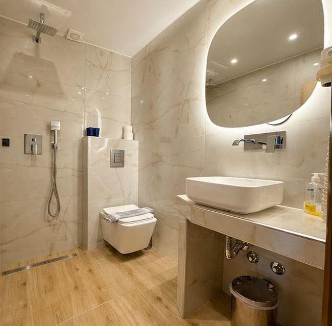 Quadruple Room | Bathroom