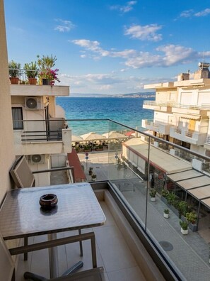 Triple Room | Terrace/patio - Avra Hotel (Thermaikos)